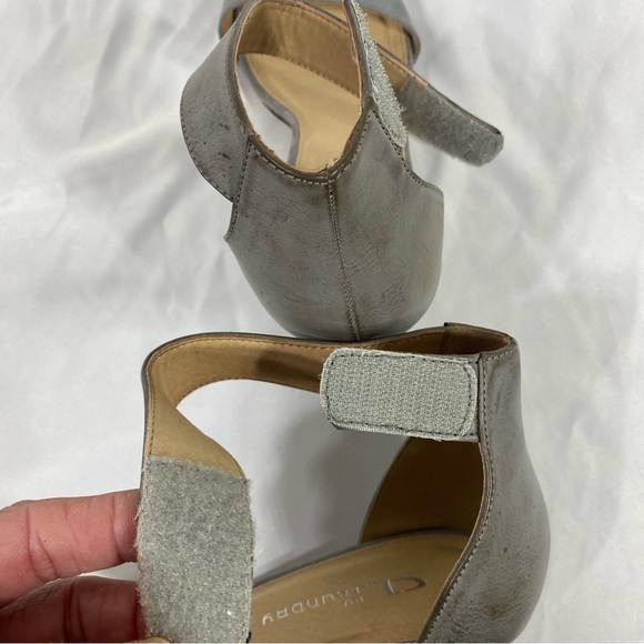 CL by Laundry Hot Zone Grey Lizard Ankle Strap Wedge Sandal - Picture 7 of 9